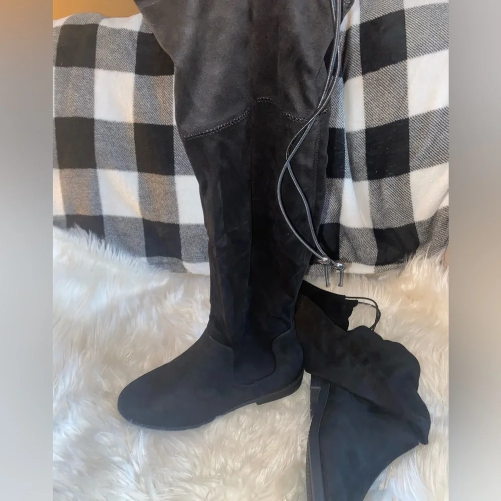 SO® English Muffin Women's Black Thigh-High Boots Tie Up Size 8 Shoes